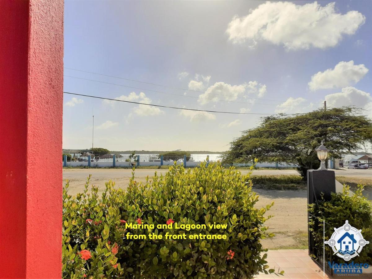 Varadero Marina Airport Guests Rooms Oranjestad Ngoại thất bức ảnh
