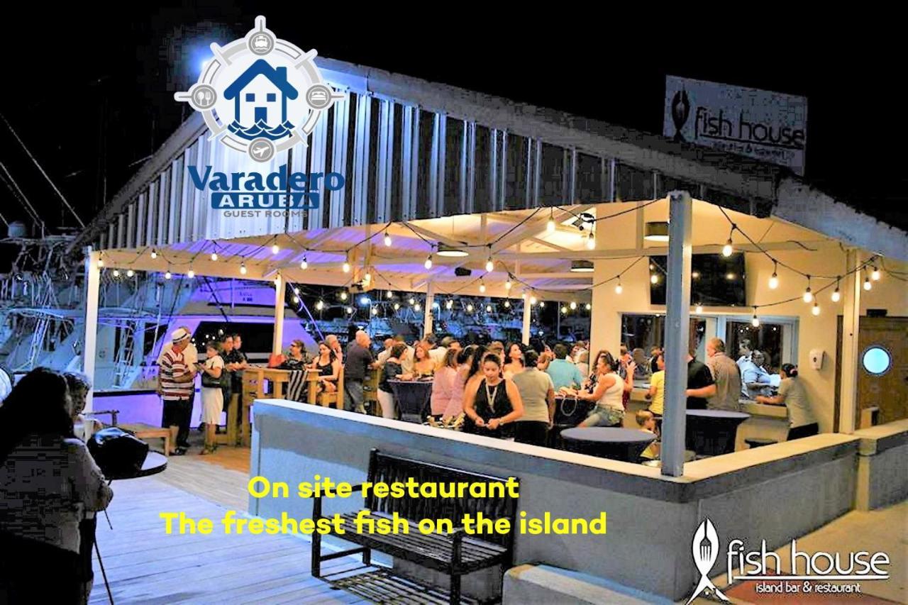 Varadero Marina Airport Guests Rooms Oranjestad Ngoại thất bức ảnh