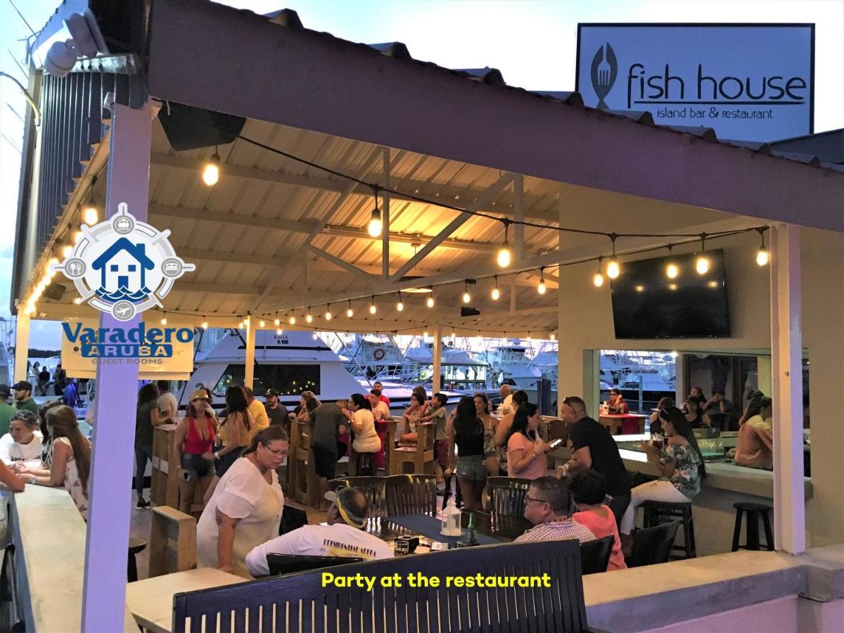Varadero Marina Airport Guests Rooms Oranjestad Ngoại thất bức ảnh