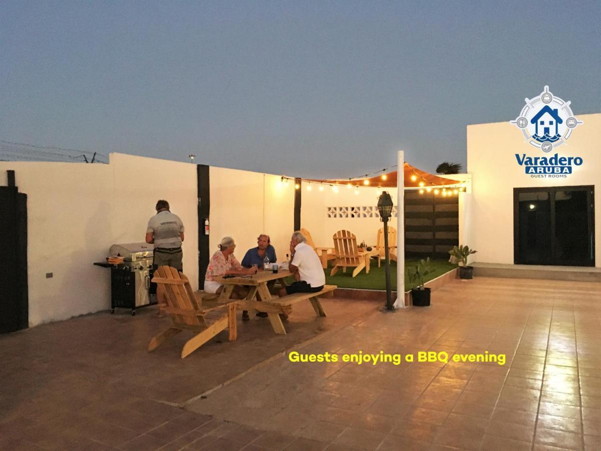 Varadero Marina Airport Guests Rooms Oranjestad Ngoại thất bức ảnh